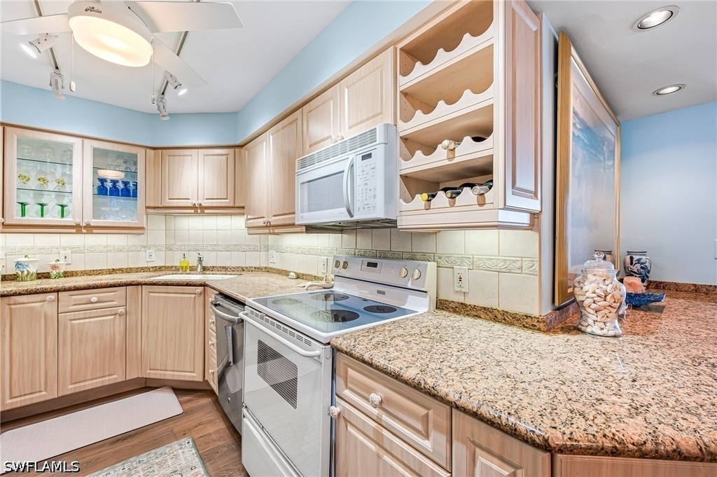 4001 Gulf Shore Boulevard N - Photo 6