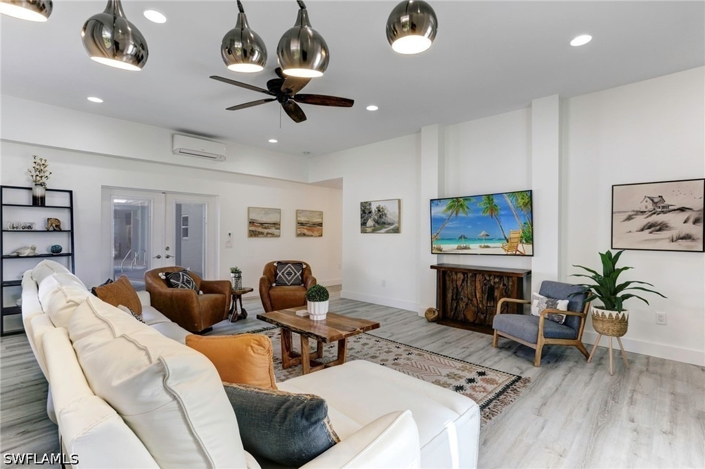 10842 Vanderbilt Drive - Photo 2