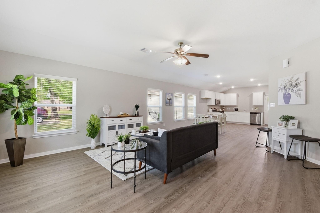 803 Jefferson Avenue - Photo 3