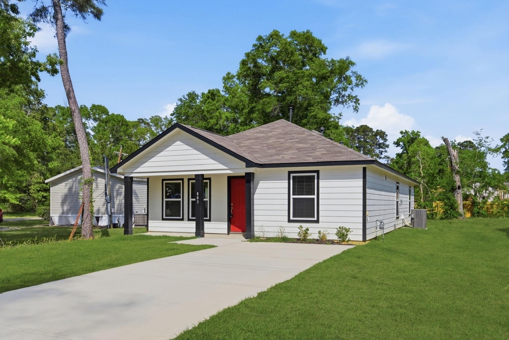 803 Jefferson Avenue - Photo 1