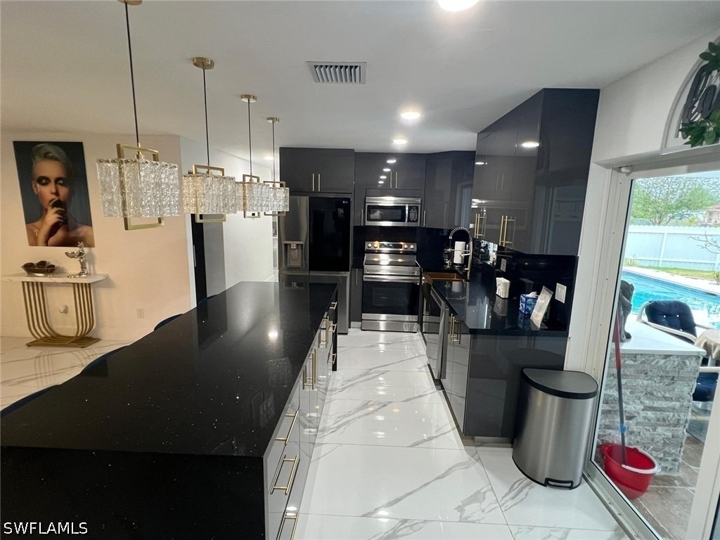 1118 Ne Pine Island Lane - Photo 8
