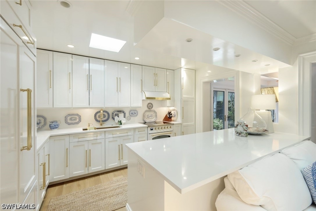 295 6th Street N - Photo 8