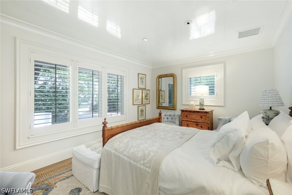 295 6th Street N - Photo 21