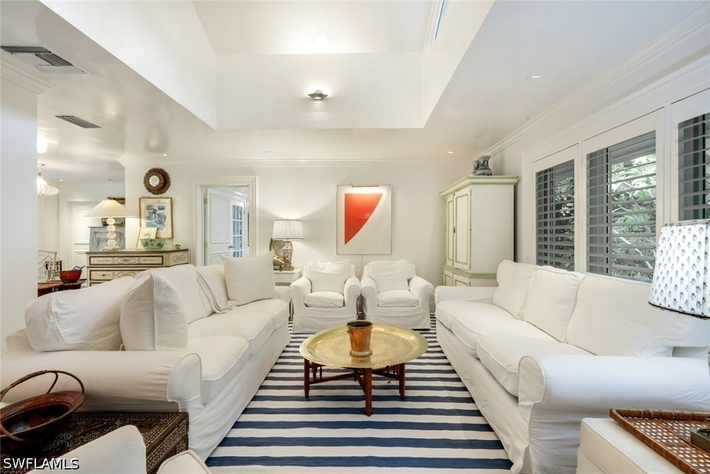 295 6th Street N - Photo 3
