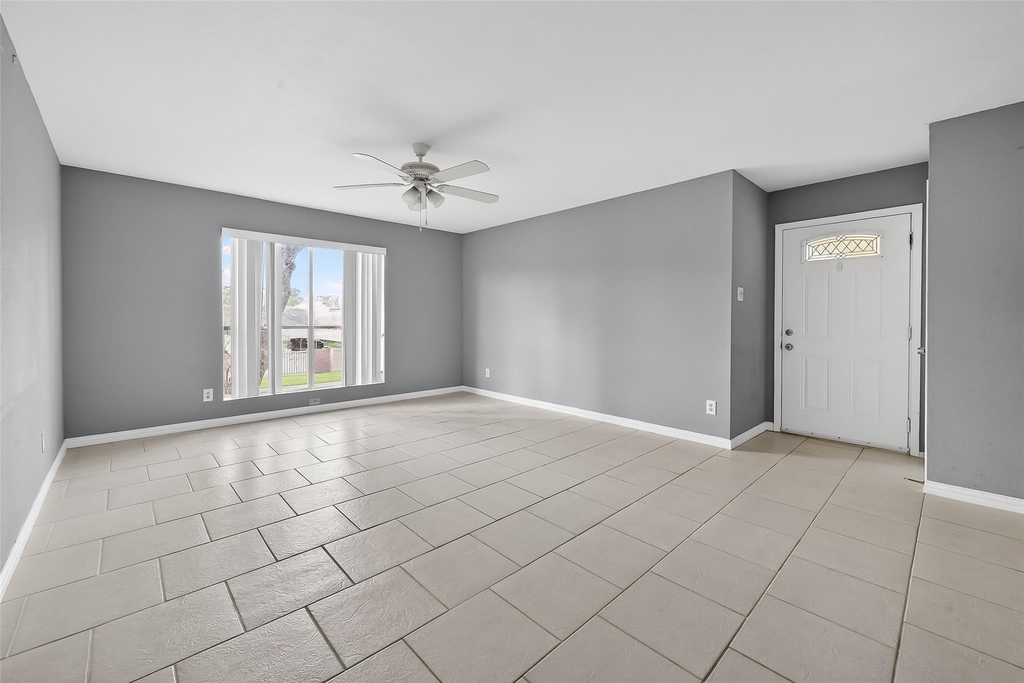 14555 Wunderlich Drive - Photo 2