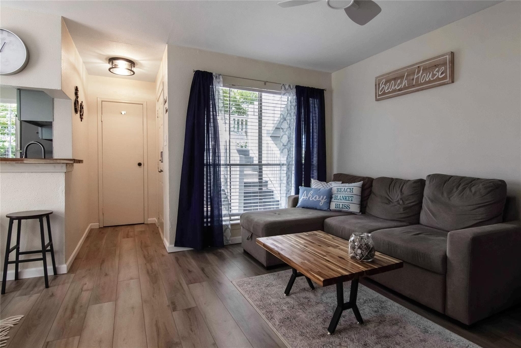 3506 Cove View Boulevard - Photo 3