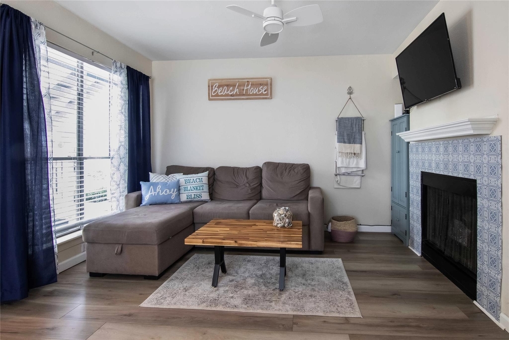 3506 Cove View Boulevard - Photo 2