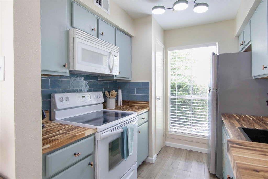 3506 Cove View Boulevard - Photo 9