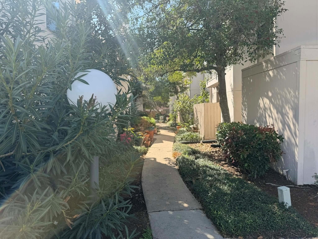 7950 N Stadium Drive - Photo 2