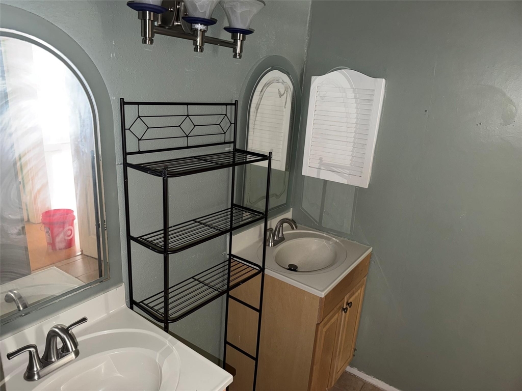 7950 N Stadium Drive - Photo 8