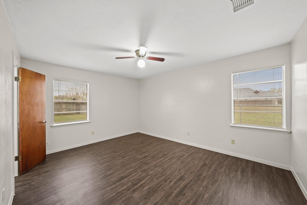 322 Pinedale Avenue - Photo 0