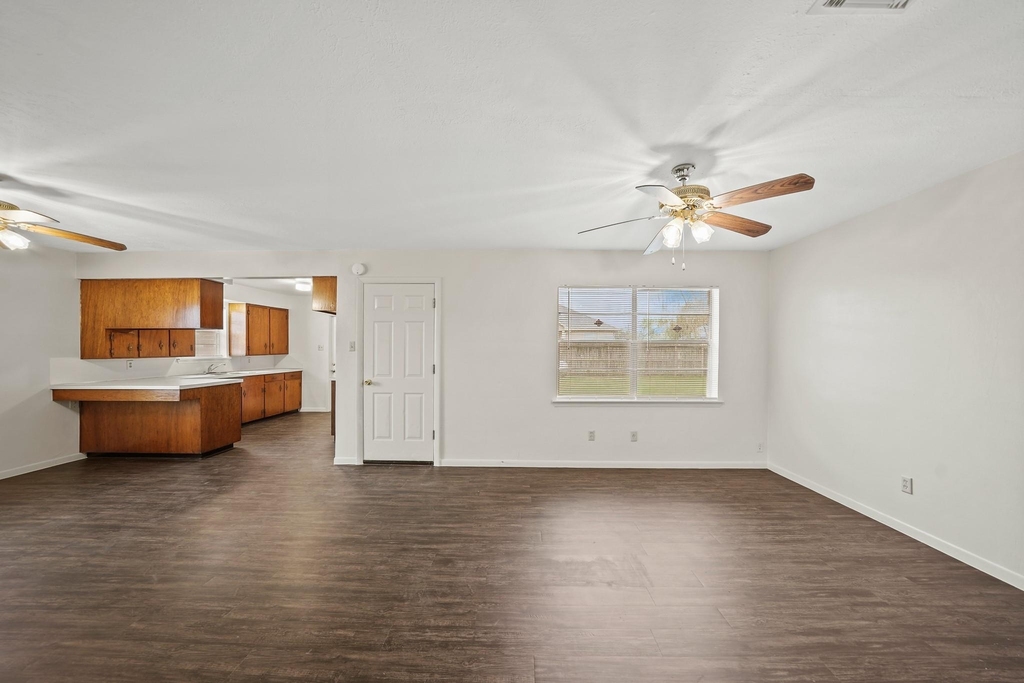 322 Pinedale Avenue - Photo 1
