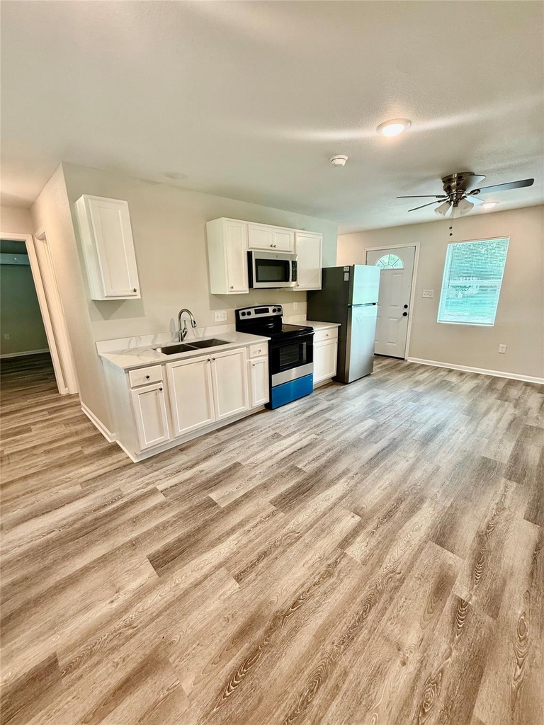 324 W Main Highway W - Photo 5