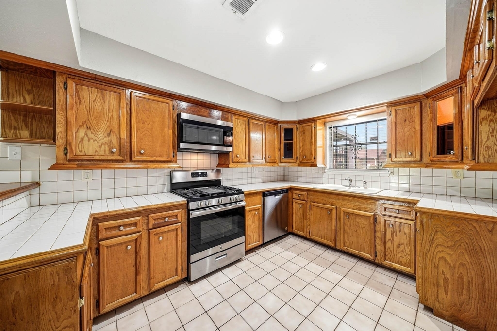 12903 Claygate Drive - Photo 4