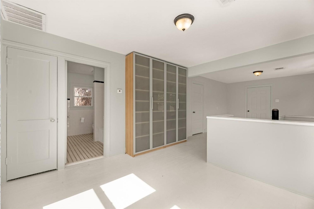 2415 Columbia Street - Photo 13