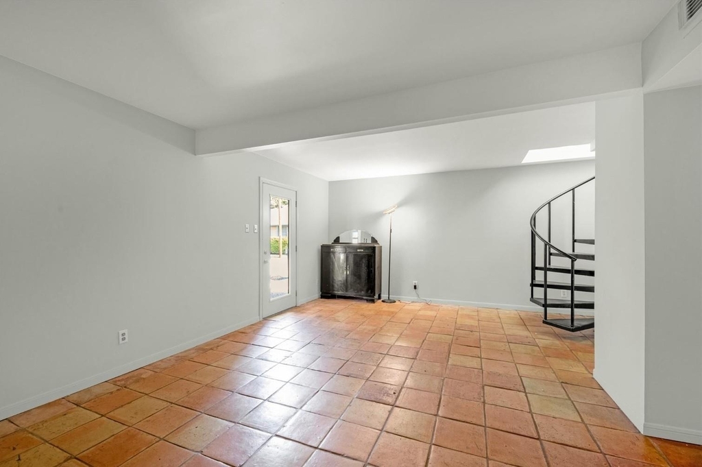 2415 Columbia Street - Photo 1