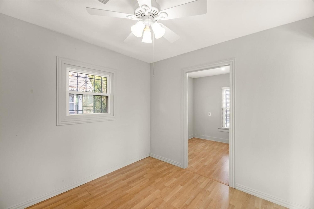 2415 Columbia Street - Photo 20