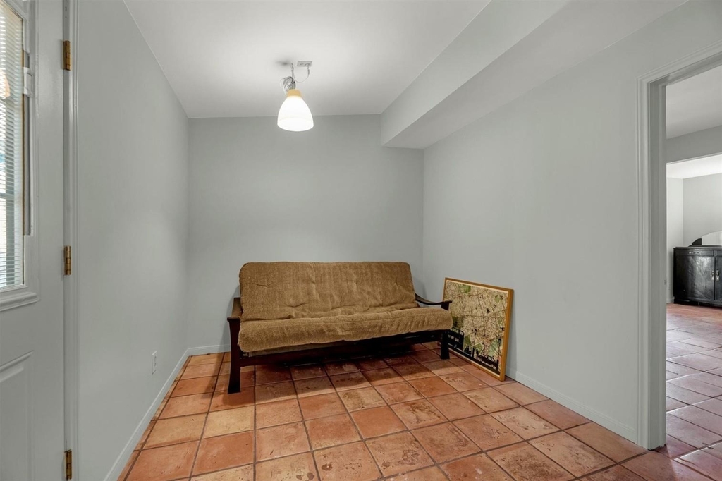 2415 Columbia Street - Photo 9