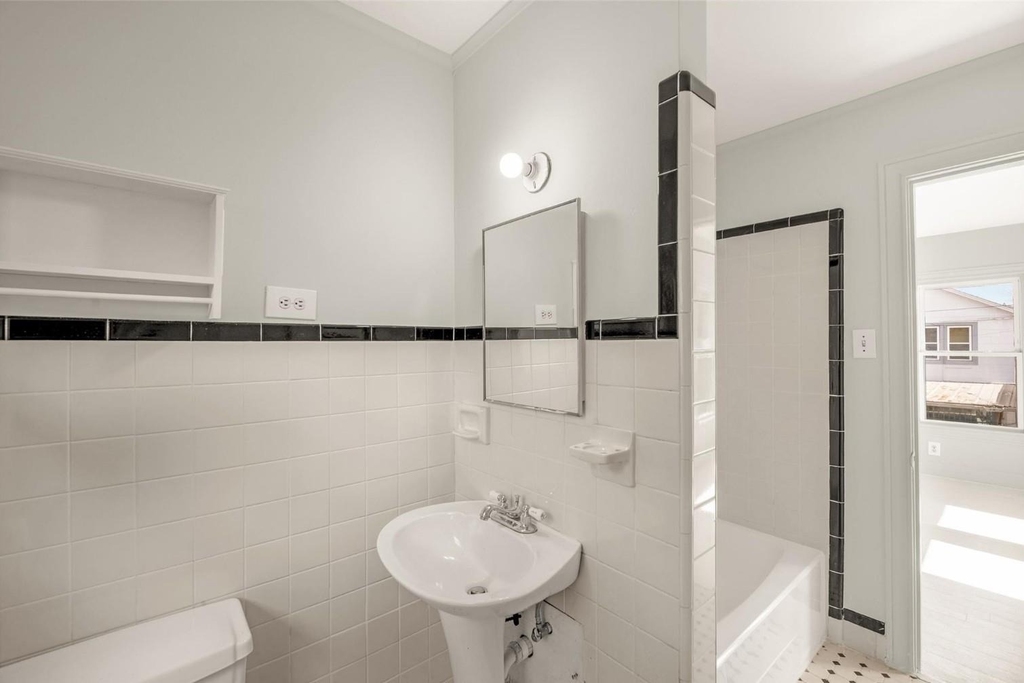 2415 Columbia Street - Photo 18