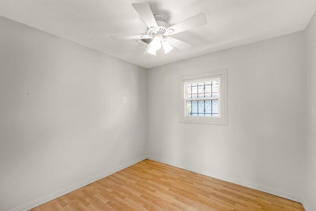 2415 Columbia Street - Photo 19
