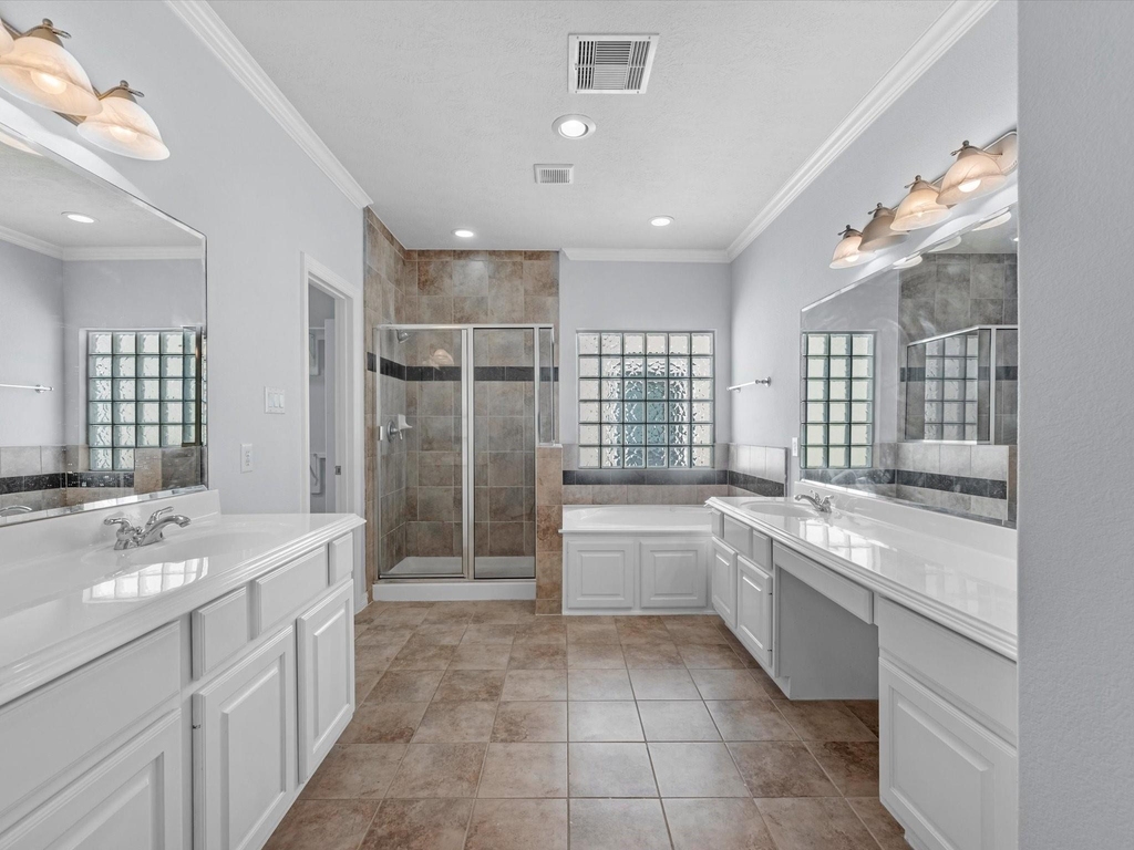 11643 Royal Oaks View - Photo 14