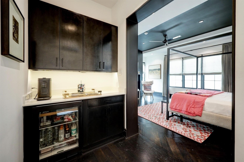 2521 Westgate Drive - Photo 4