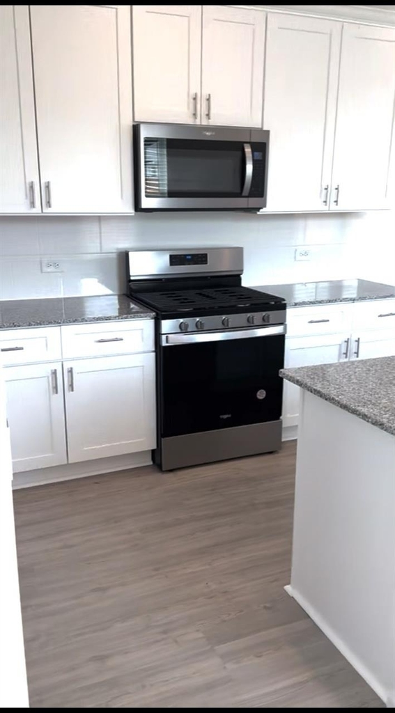 26073 Hampshire Drive - Photo 2