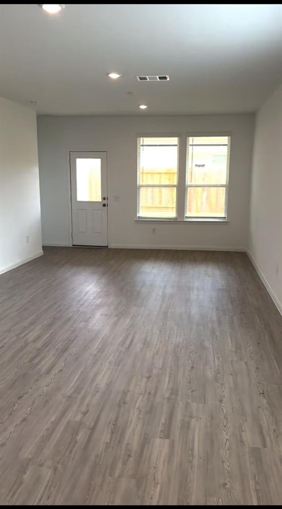 26073 Hampshire Drive - Photo 4