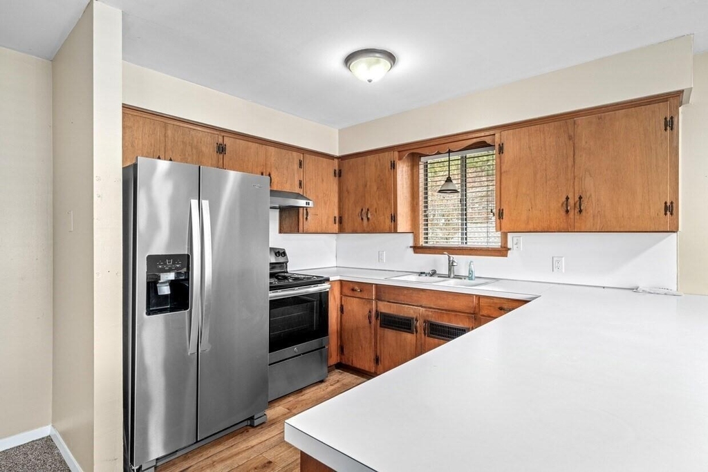 401 E Main Street - Photo 9