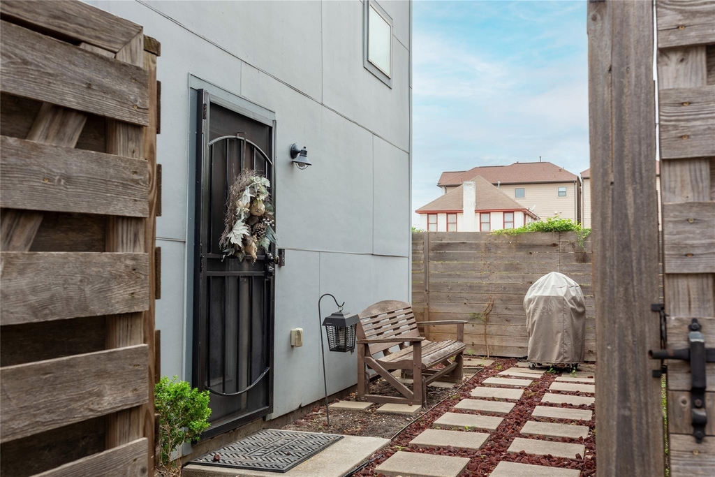 2903 Blodgett Street - Photo 3