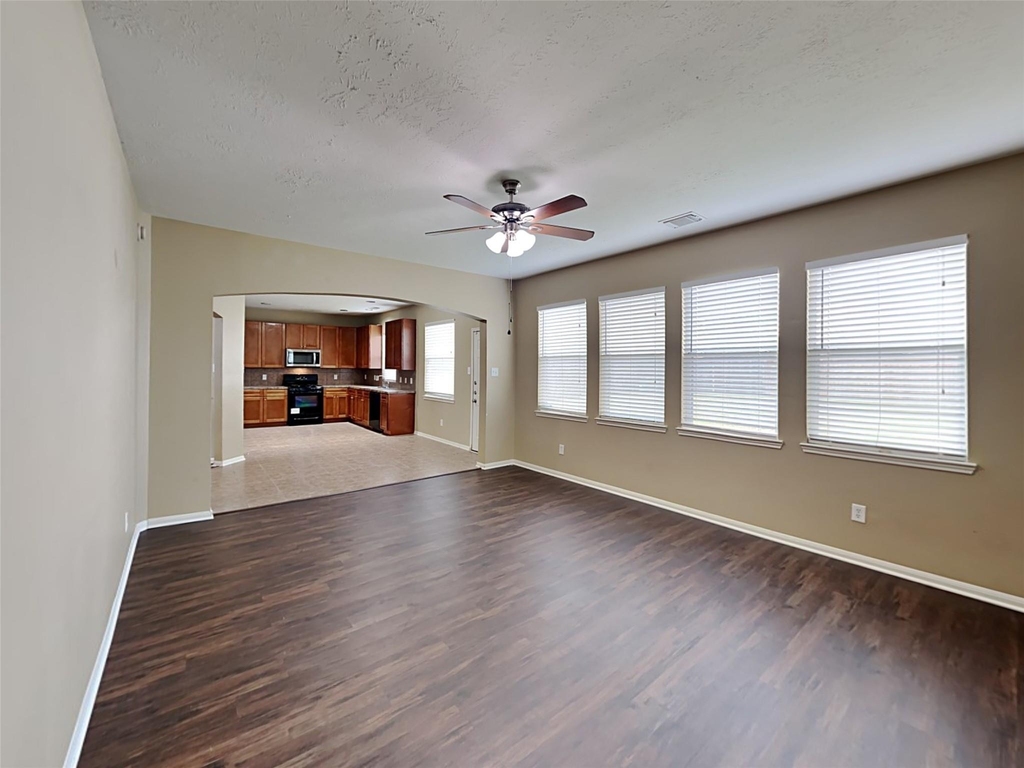 1927 Makenna Lane - Photo 4