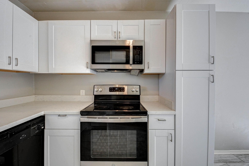 131 Lakewood Drive - Photo 3
