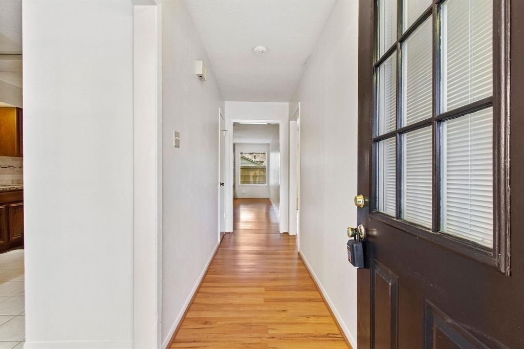 2106 Wickburn Drive - Photo 3