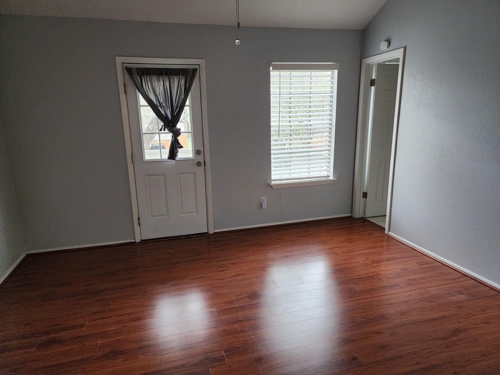 11710 Southlake Drive - Photo 5