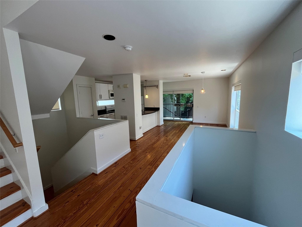 1315 Buckner Street - Photo 5