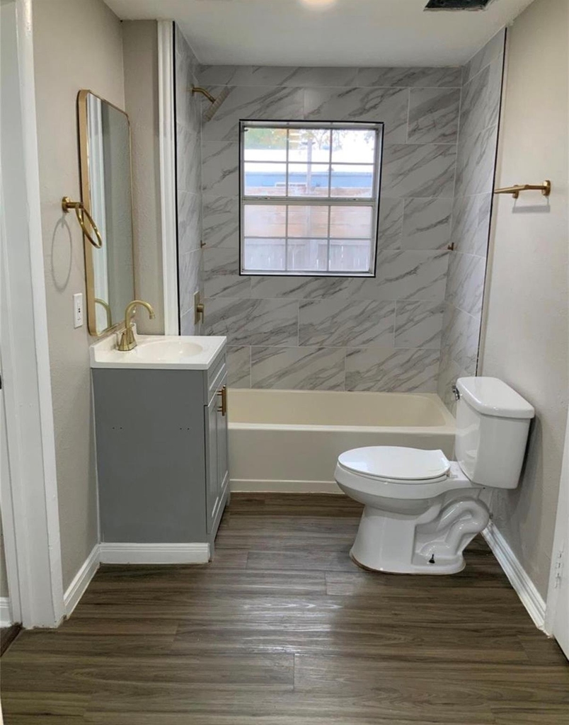 2415 Perry Street - Photo 1