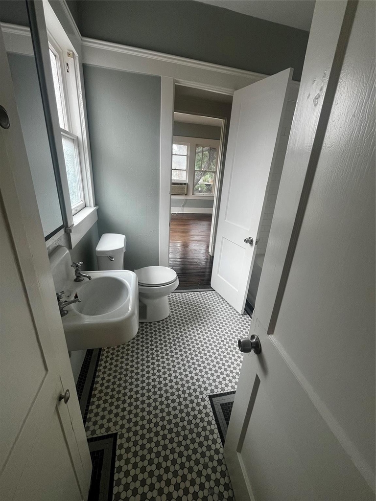 1711 W Main Street - Photo 3