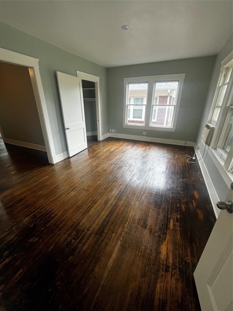 1711 W Main Street - Photo 0