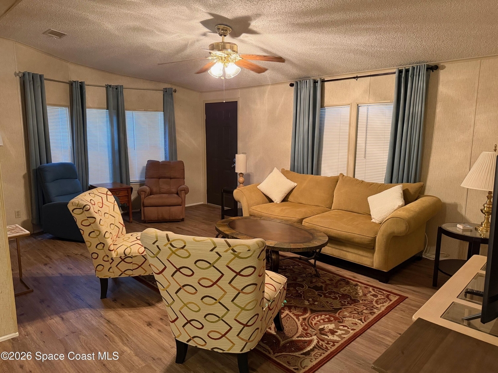 706 Hyacinth Circle - Photo 2