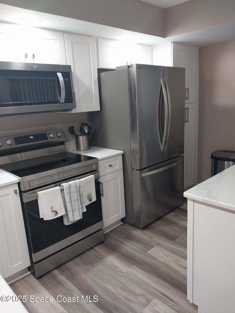 1099 Country Club Drive - Photo 9