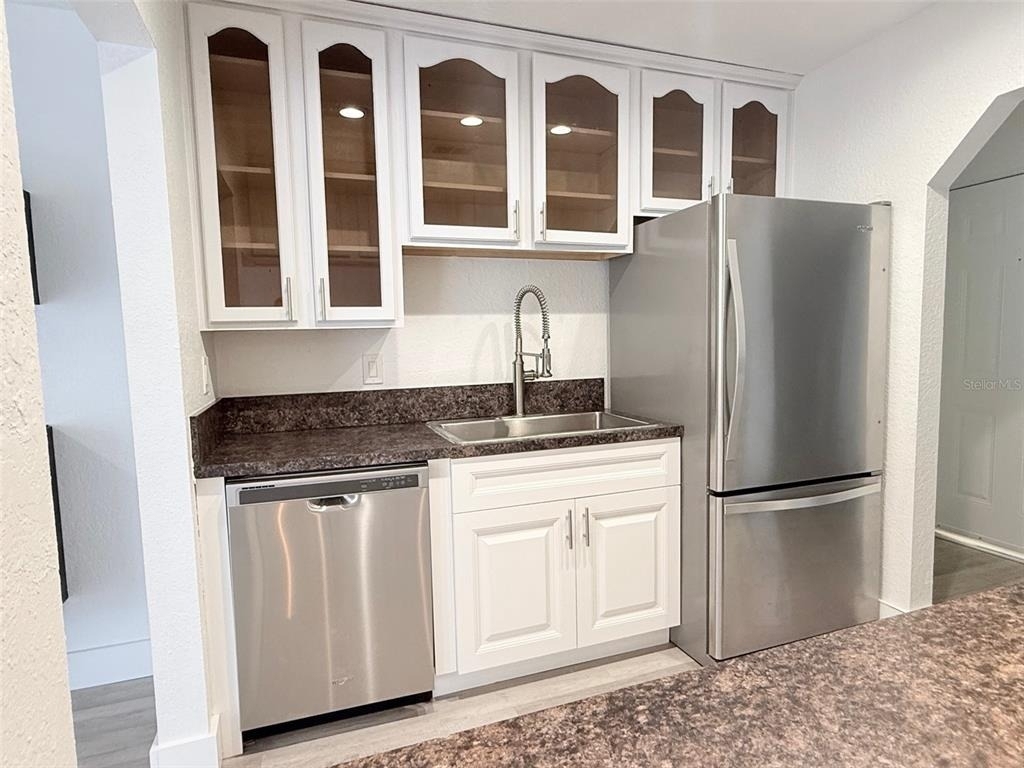 11409 8th Street N - Photo 10