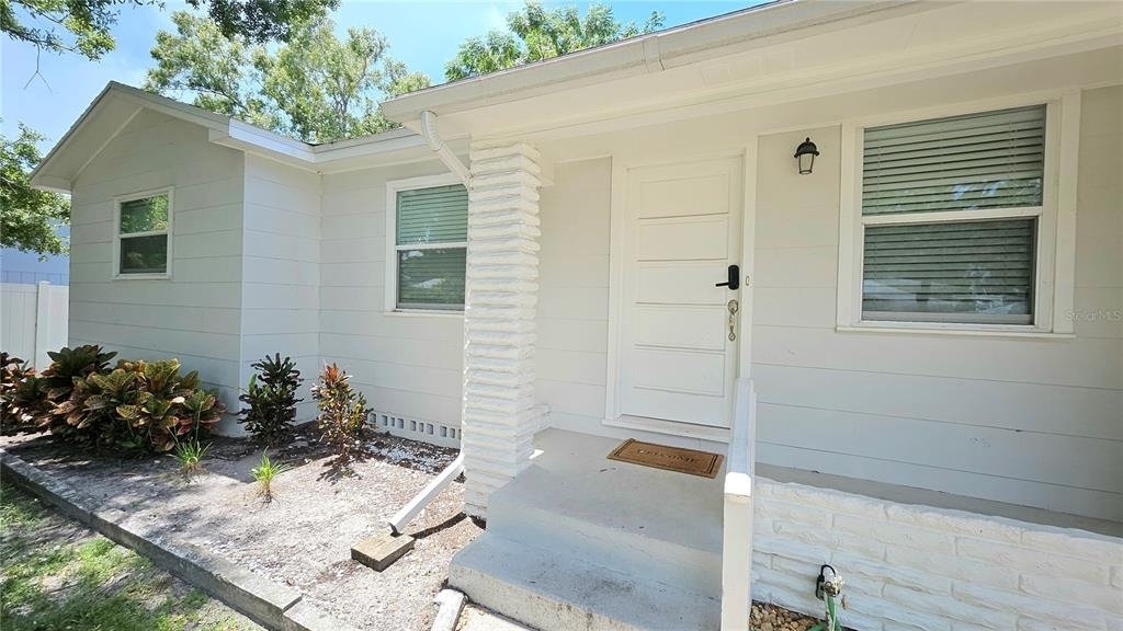 618 S Crest Ave - Photo 2