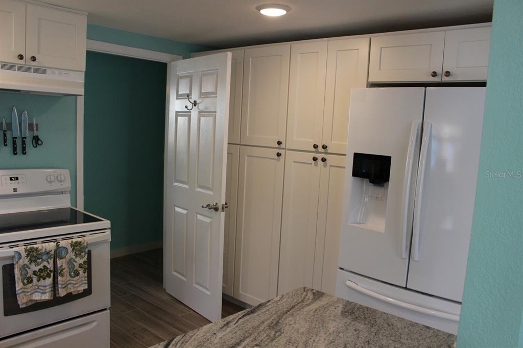 658 Roanoke Street - Photo 9