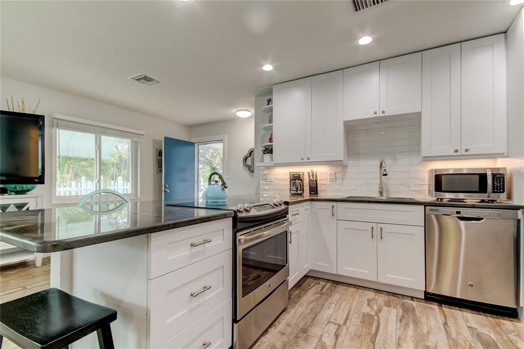 1907 2nd Street - Photo 16