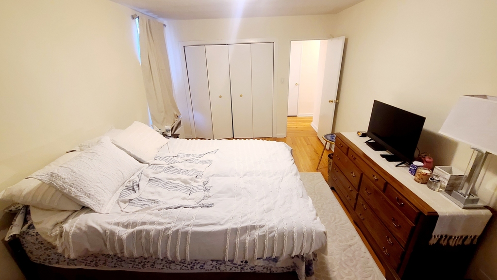 66-15 Thornton Place - Photo 13