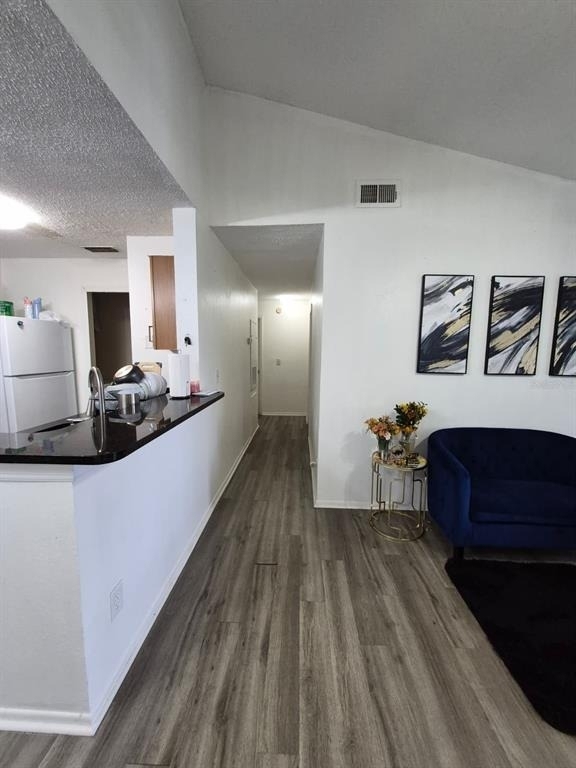 2031 Cascades Boulevard - Photo 3