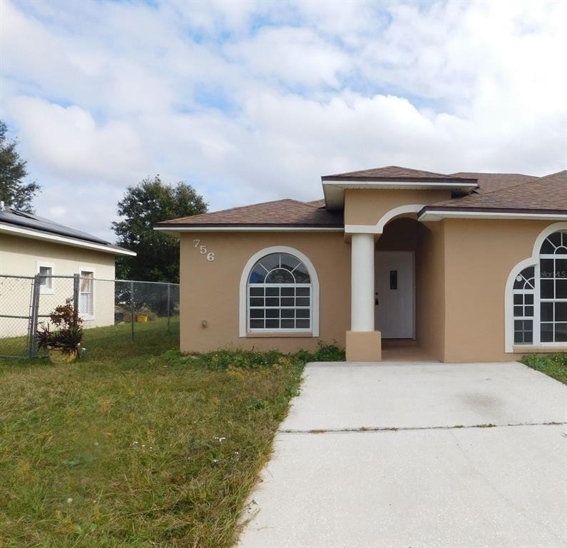 756 Camel Court - Photo 0