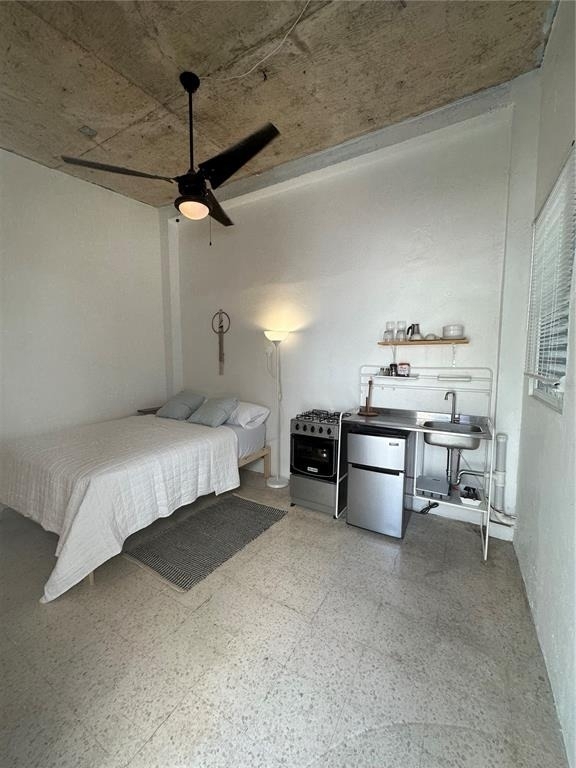 205 Las Flores Street - Photo 6
