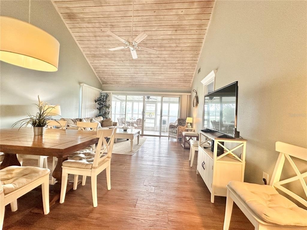 1096 Villa Lane - Photo 5