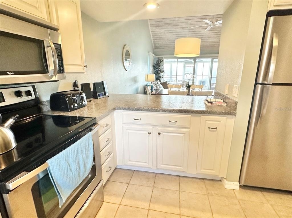 1096 Villa Lane - Photo 12